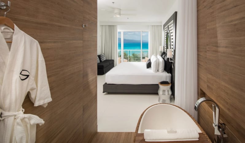 S Hotel Jamaica - Sky Suite Ocean View King Detail